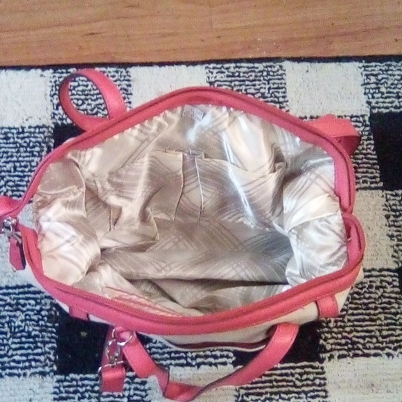 Hot Pink - Picture 2 of 4